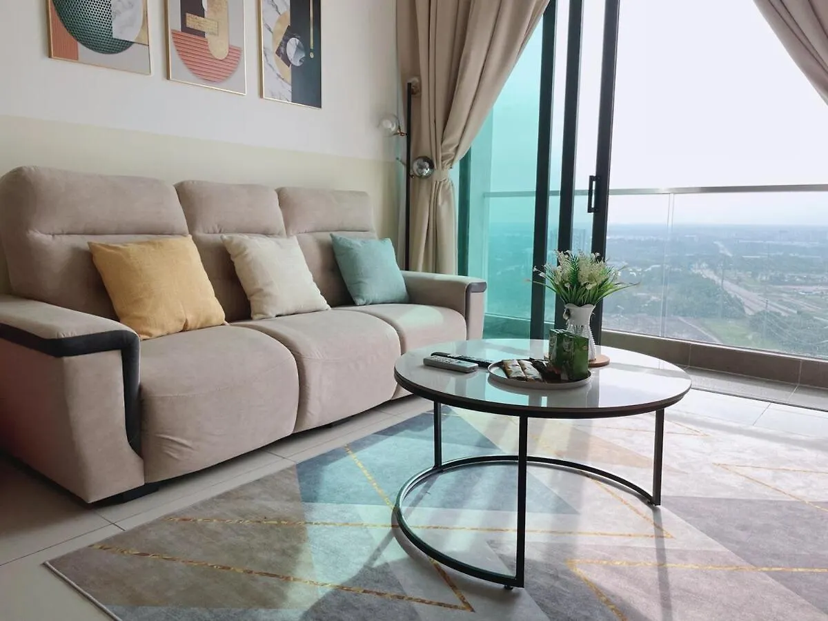 3 Rooms, Legoland, Medini, Netflix, Wi-Fi, Beach, Pool, 10 Min To Singapore Checkpoint Johor Bahru Ma­lay­sia