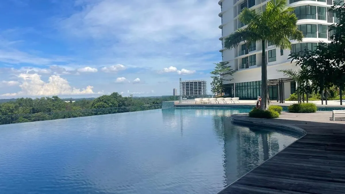 Apartment 3 Rooms, Legoland, Medini, Netflix, Wi-Fi, Beach, Pool, 10 Min To Singapore Checkpoint Johor Bahru Ma­lay­sia