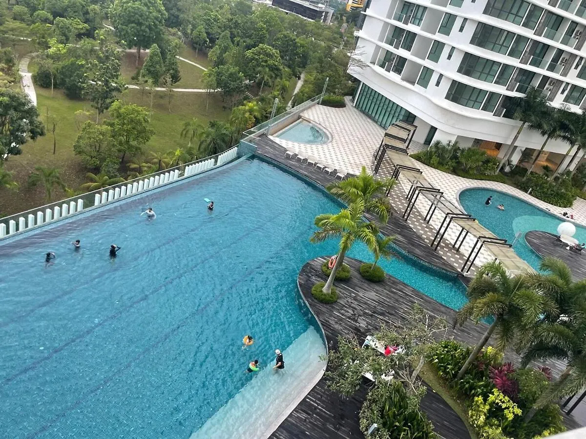3 Rooms, Legoland, Medini, Netflix, Wi-Fi, Beach, Pool, 10 Min To Singapore Checkpoint Johor Bahru Apartment