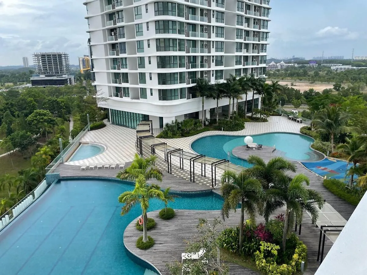 Apartment 3 Rooms, Legoland, Medini, Netflix, Wi-Fi, Beach, Pool, 10 Min To Singapore Checkpoint Johor Bahru