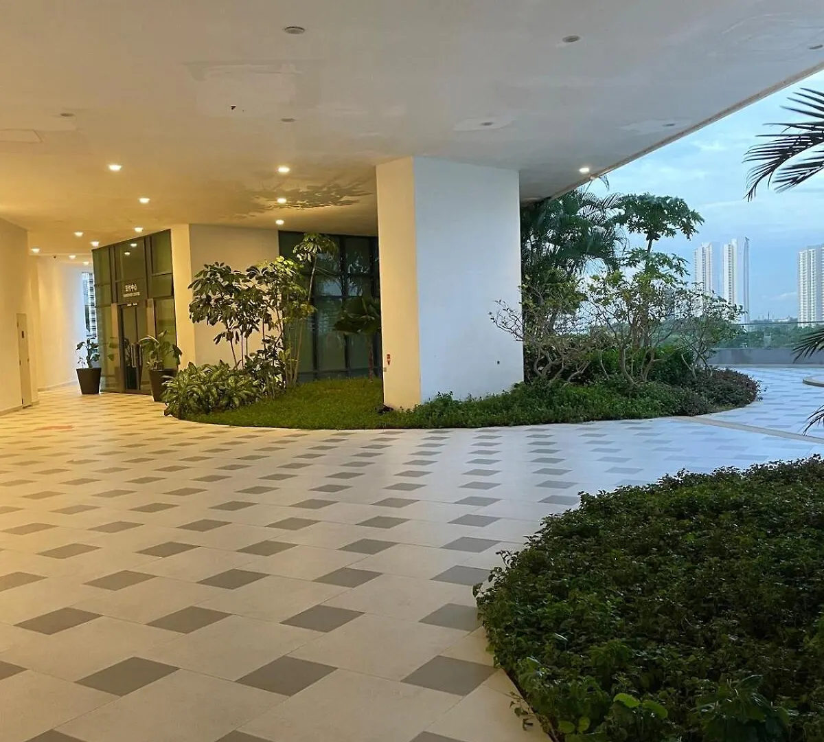 3 Rooms, Legoland, Medini, Netflix, Wi-Fi, Beach, Pool, 10 Min To Singapore Checkpoint Johor Bahru Apartment