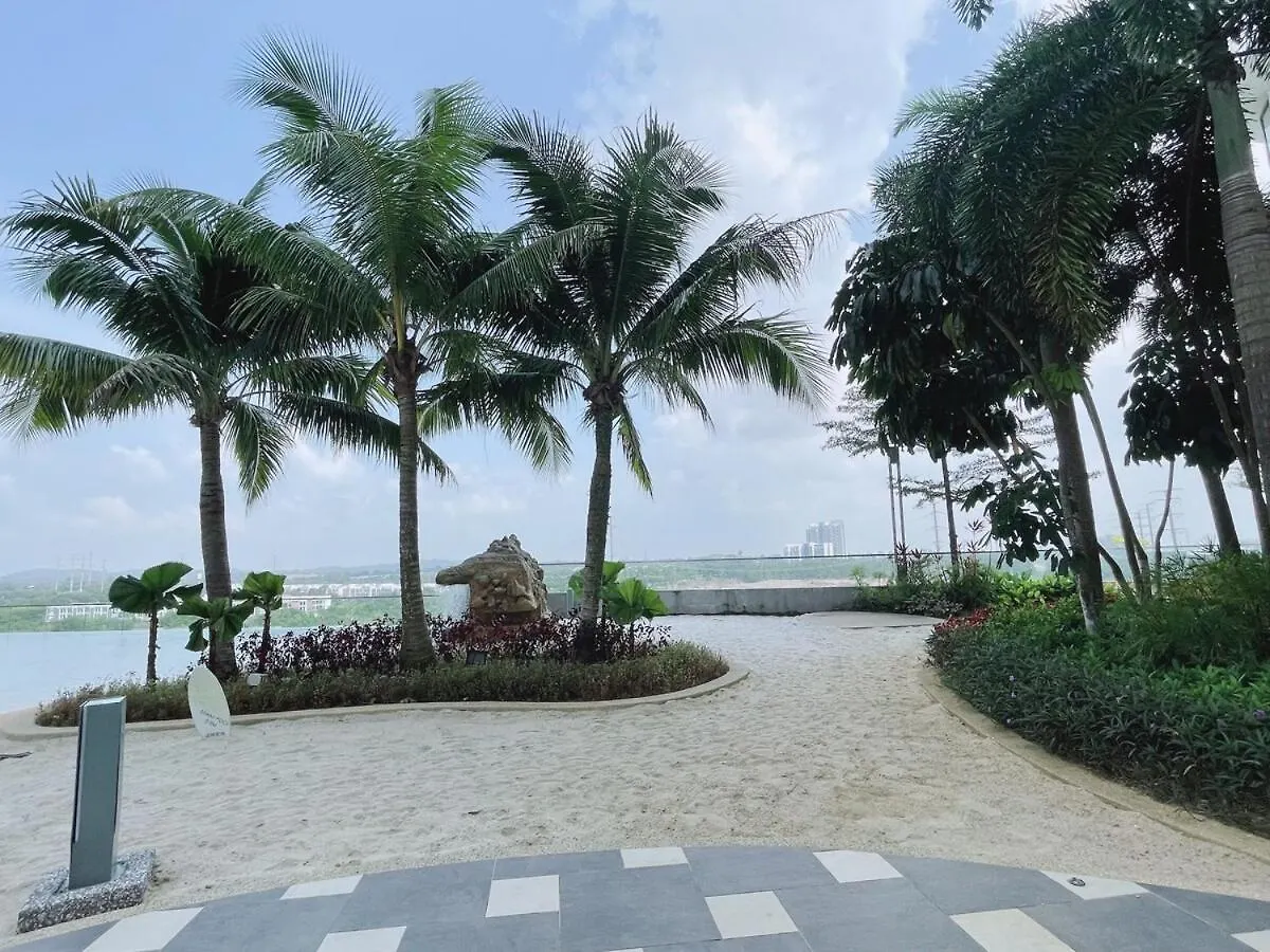 3 Rooms, Legoland, Medini, Netflix, Wi-Fi, Beach, Pool, 10 Min To Singapore Checkpoint Johor Bahru