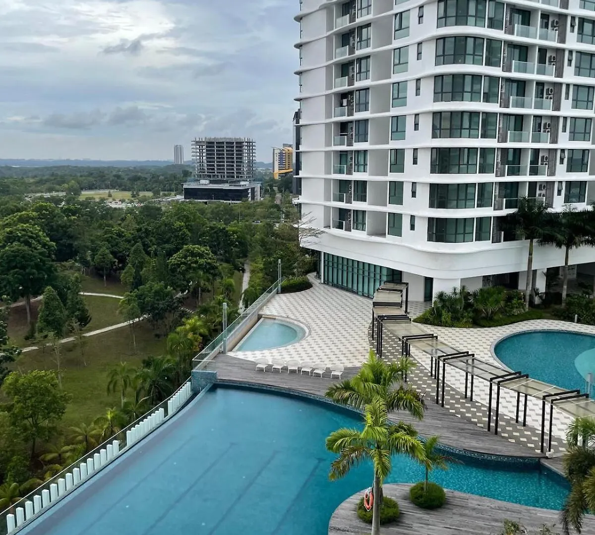 3 Rooms, Legoland, Medini, Netflix, Wi-Fi, Beach, Pool, 10 Min To Singapore Checkpoint Johor Bahru Apartment