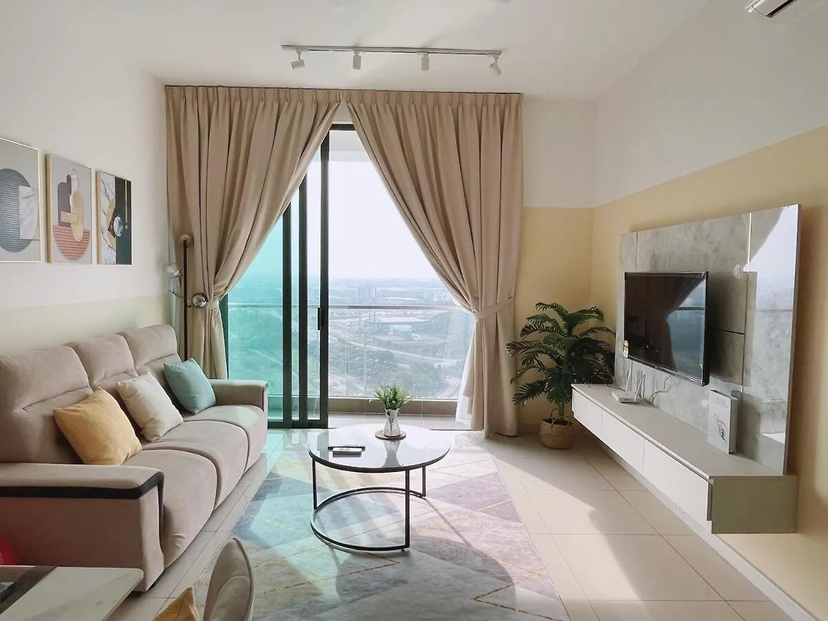 3 Rooms, Legoland, Medini, Netflix, Wi-Fi, Beach, Pool, 10 Min To Singapore Checkpoint ile iletişim