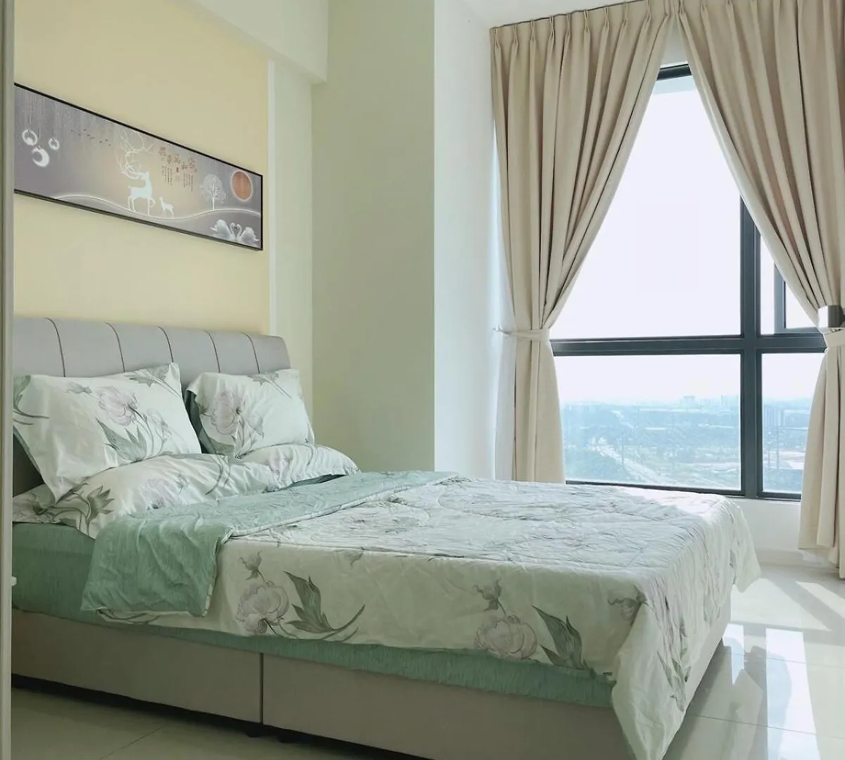 3 Rooms, Legoland, Medini, Netflix, Wi-Fi, Beach, Pool, 10 Min To Singapore Checkpoint Johor Bahru 0*,  Malezya